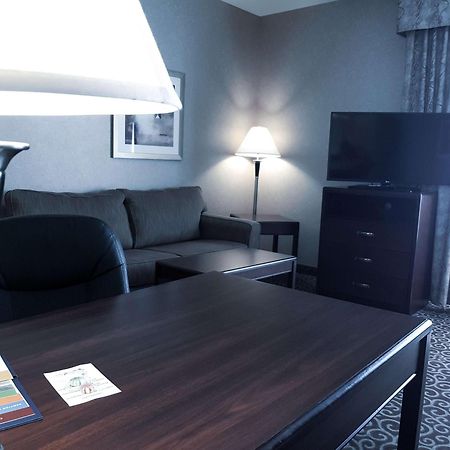 Hampton Inn & Suites By Hilton Edmonton International Airport Leduc Exterior photo