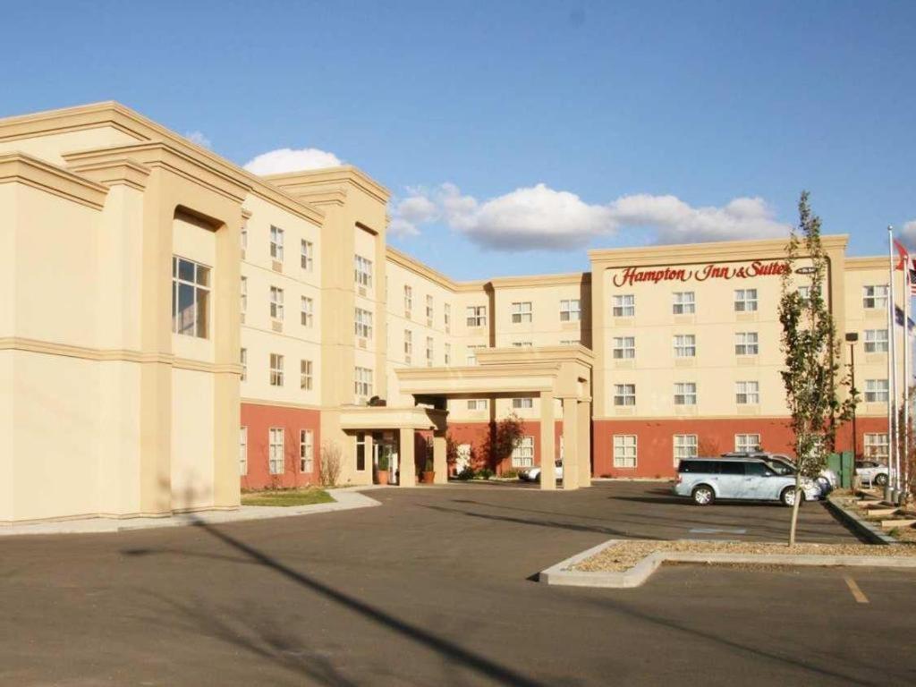 Hampton Inn & Suites By Hilton Edmonton International Airport Leduc Exterior photo